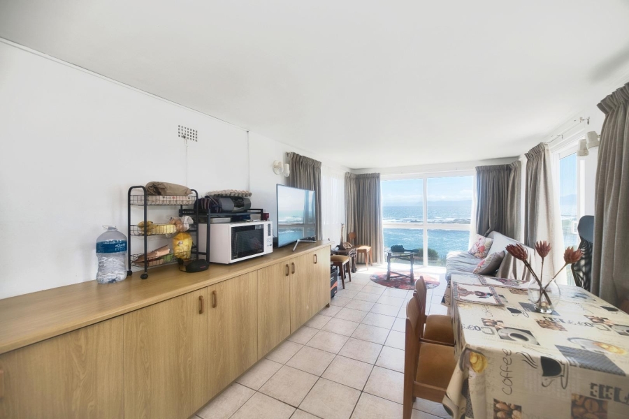 5 Bedroom Property for Sale in De Kelders Western Cape